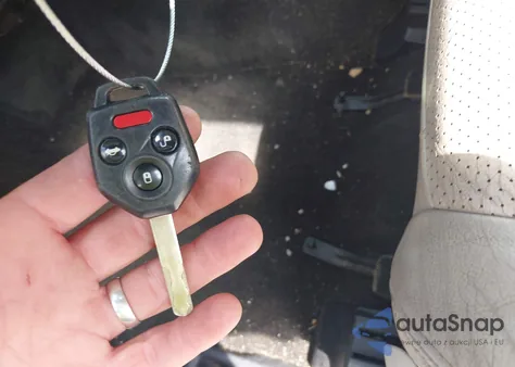 2013 Subaru Outback 2.5I Premium z USA, uszkodzony, nr VIN 4S4BRBCC6D3288008